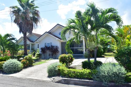 Jevico's Cozy Villa in Priory