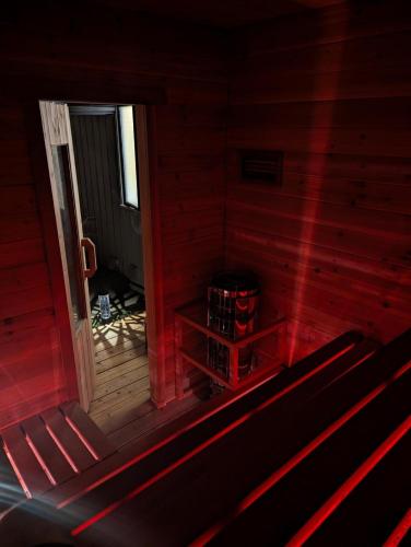 The Mushroom Manor B&B and Cedar Sauna near Seaside Kitchen