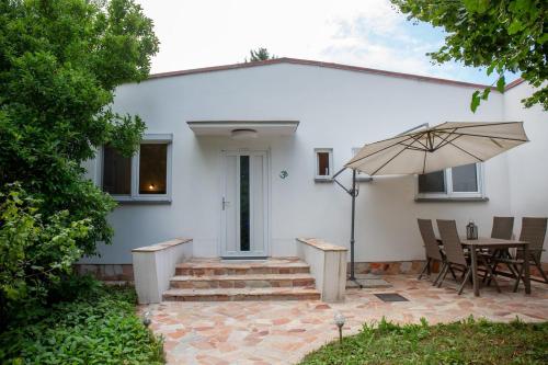 Gemütliches Haus mit Gartenlounge im Wienerwald in Neulengbach, Österreich