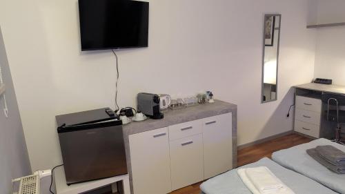 Ferien- Messe- Handwerkerzimmer mit Bad in Harsum