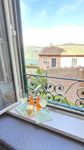 Finestra su Lago in เก็นซาโนดิโรมา