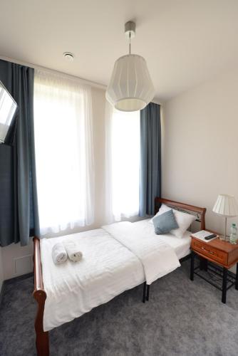 1 twin bed
