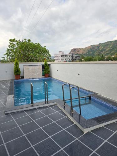 Mountain Crest Villa near Karla Caves