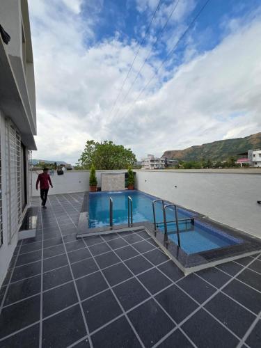 Mountain Crest Villa near Karla Caves