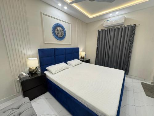 Cozy & Peaceful Rooms Near Lyallpur Galleria in Faisalabad