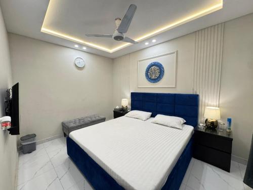 Cozy & Peaceful Rooms Near Lyallpur Galleria in Faisalabad