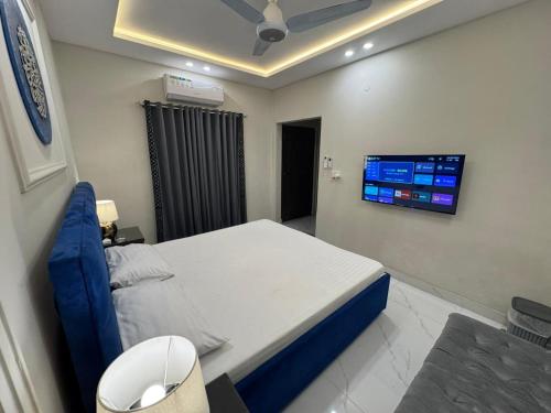 Cozy & Peaceful Rooms Near Lyallpur Galleria in Faisalabad