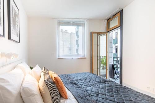 Central - NEW - Quiet - Balcony - image 14