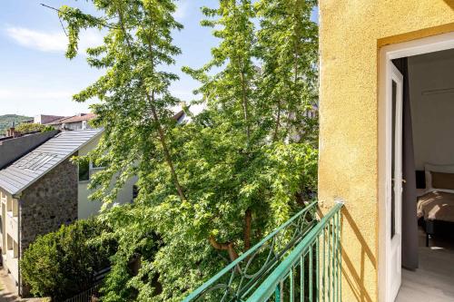 Central - Balcony - Green - Quiet - image 5