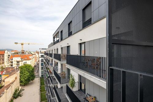 Rooftop Access - French Balcony - Central - image 9