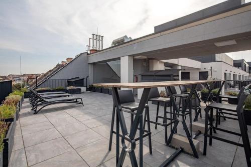 Rooftop Access - French Balcony - Central - image 8