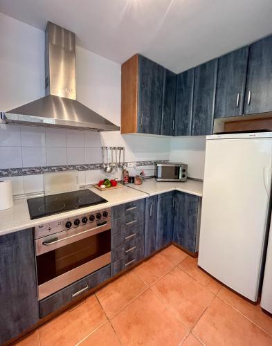 virtuve, Maison chaleureuse in Mezos ciems