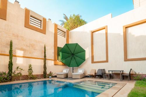 Luxury Accommodation, Sheikh Zayed