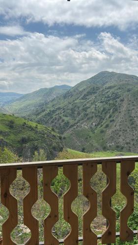 Tesaran Hyuratun in Garni