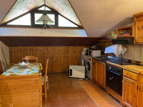 virtuve, Nido delle Alpi con Garage in Pietraporzio