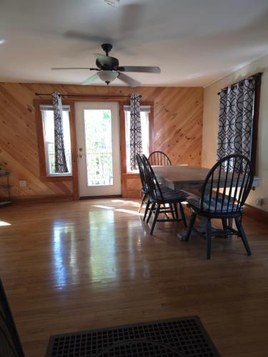 2 bedroom apt close to downtown in 聖約翰斯堡 (VT)