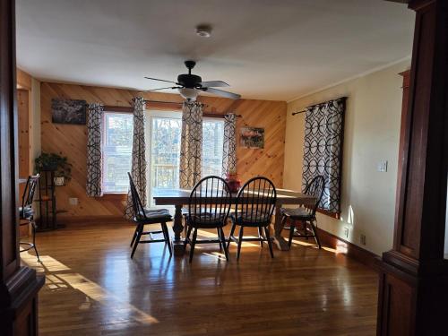 2 bedroom apt close to downtown in 聖約翰斯堡 (VT)