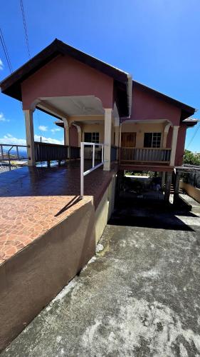 Pemandangan luar, NR Investments in Kingstown