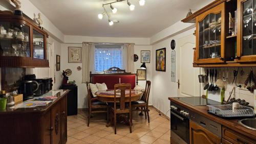 Mondänes Zimmer nahe Alex in Villenlage, Berlin (Foto 5)