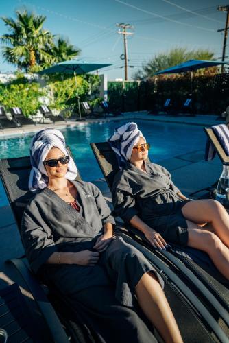 Onsen Hotel and Spa in Desert Hot Springs, USA