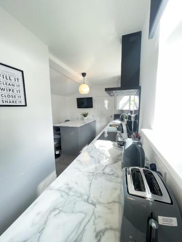 Tettenhall Village Townhouse - Wolverhampton