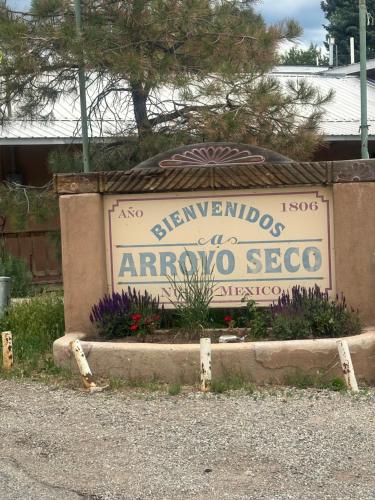 Létesítmények, El Salto de Las Montanas in Arroyo Seco