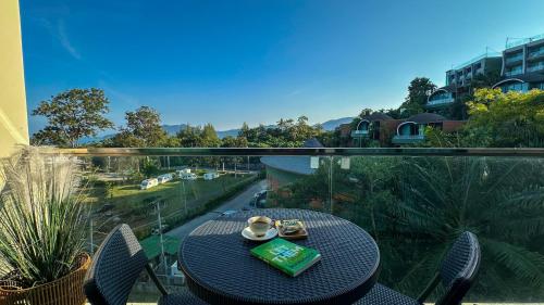 Soulful Stay Phuket -Distant Seaview and Mountain View Retreat, Patong