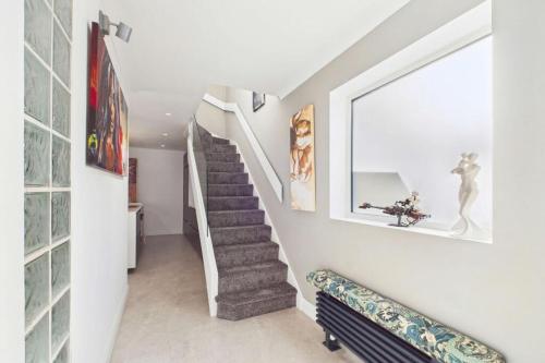 Modern 2 Bedroom Family Home in Torquay - Sleeps 4 in บับบาคอมบ์