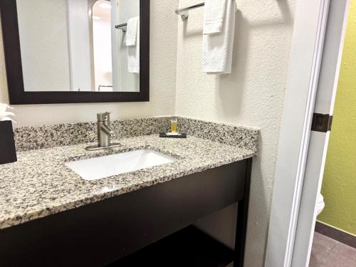 Travelodge by Wyndham Flowood detail
