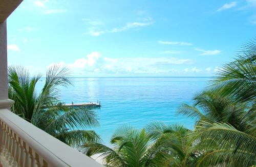 景觀, 無垠海灣水療及海灘度假村 (Infinity Bay, Spa & Beach Resort) in 羅阿坦島