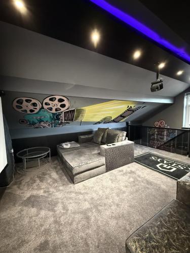 Facilities, SK Stays Modern Luxury Home With Jacuzzi Bath & Cinema Room in Shipley