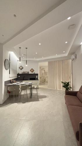 Perlage House -Appartamento in Centro a 200 mt da Porta Camollia a piano terra con entrata indipendente - Parcheggi disponibili -