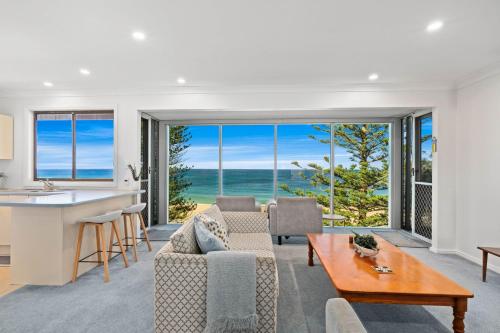 Forresters Dunes - Downstairs in Forresters Beach