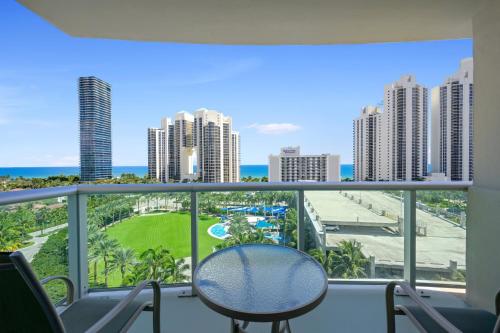 Spacious apartment with spectacular view of the beach in Miami Beach, USA