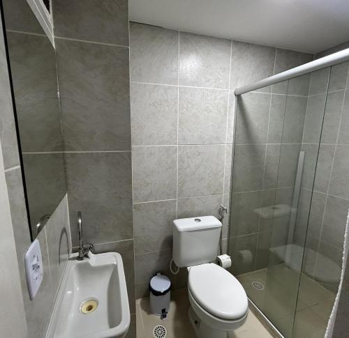 Flat funcional mobiliado com cozinha e WC privativo apt102 in Encruzilhada