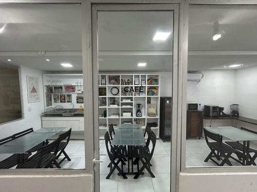 Flat funcional mobiliado com cozinha e WC privativo apt102 in Encruzilhada