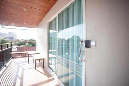 陽台/露台, 清邁青葙酒店 (Celosia Chiang mai) in 查洛姆恩