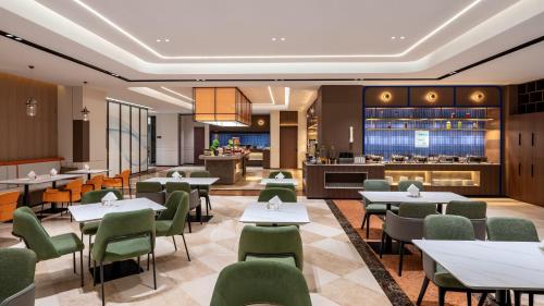 홀리데이 인 익스프레스 푸톈 시티 센터 바이 IHG - 레스토랑