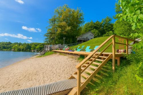 Strand, Sunny Point Resort in Seguin (ON)