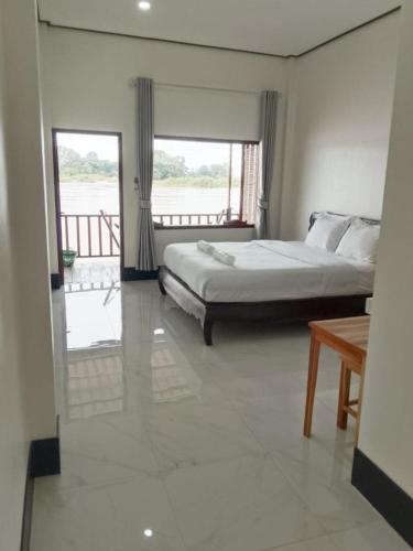 DODAND Studio & Sunset Riverside Guesthouse in ドン デット