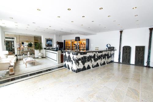 Löwen Hotel - image 2