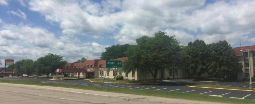 Ramada by Wyndham Albert Lea