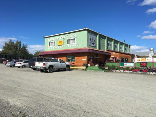 A szálláshely kívülről, Kluane Park Inn in Haines Junction (YT)