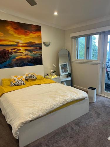 Northern Beaches Family Home with Direct Park Access in Sjeverne plaže