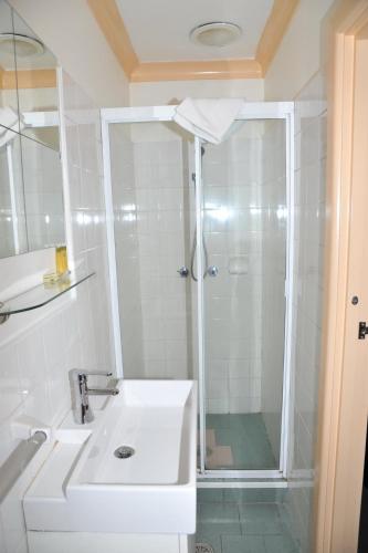 The North Shore Hotel - image 10