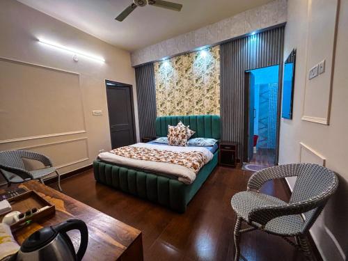 Vanshika homes Near mall road - Kasauli