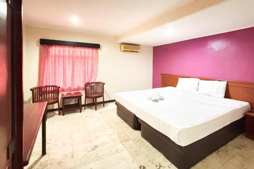 Hotel Pasar Besar RedPartner near Tugu Pahlawan - image 5