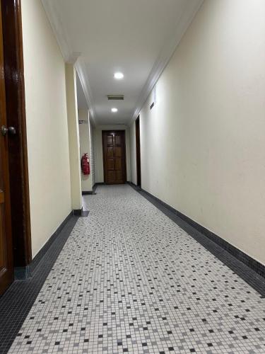 New Caspian Hotel - Tap to explore photos