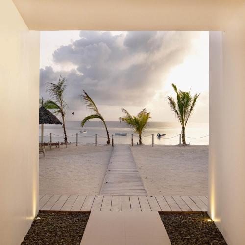 Beachfront Apartments with Private Pool, Kiwengwa