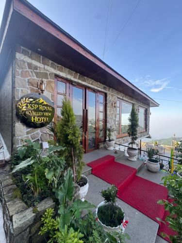 KSP Royal Valley View Hotel at Mall Road with Parking, Mussoorie